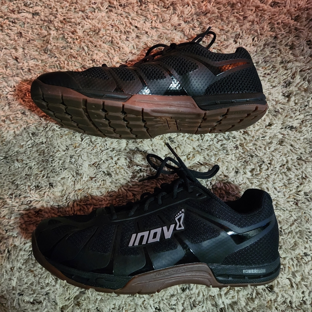 INOV 8 black athletic running shoes.  F-Lite 235 V3 - Picture 2 of 7